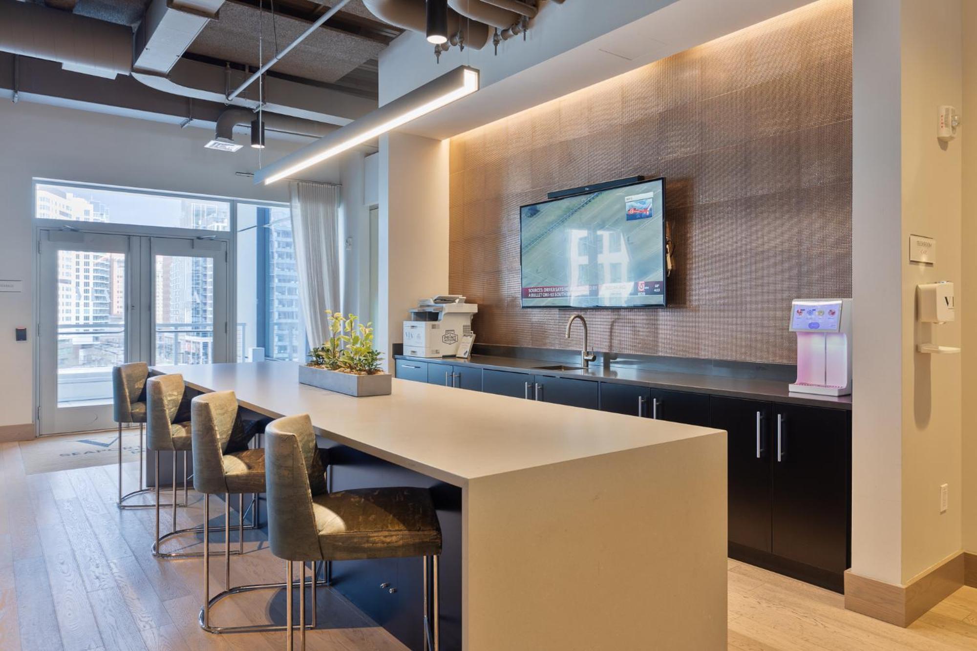 Private 2br Seaport Disctrict Apartment